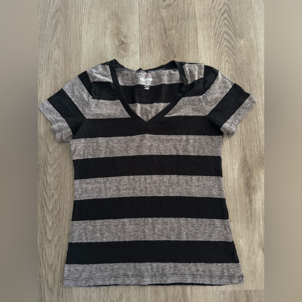 Old Navy V-Neck Women’s Short Sleeve Vintage Style Top size Medium